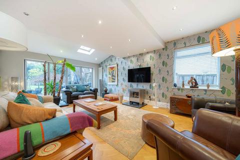 undefined, Nightingale Road, Hampton TW12