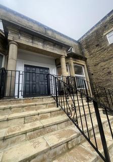 2 bedroom apartment to rent, New Road, Halifax