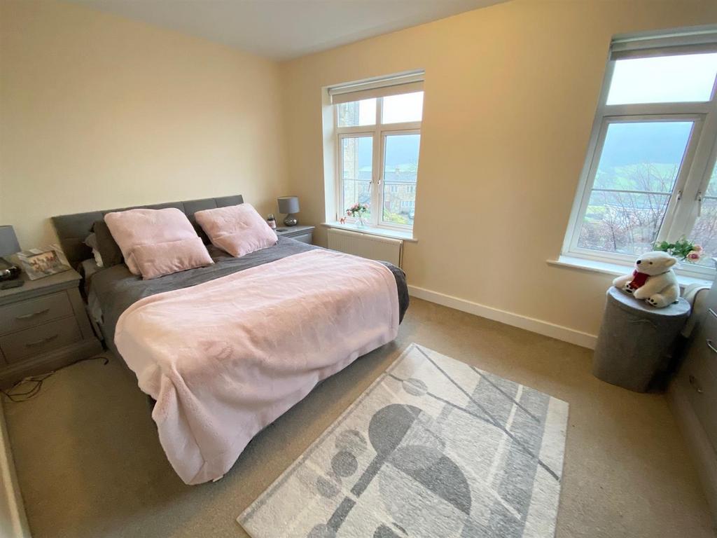 Bed 1.jpg