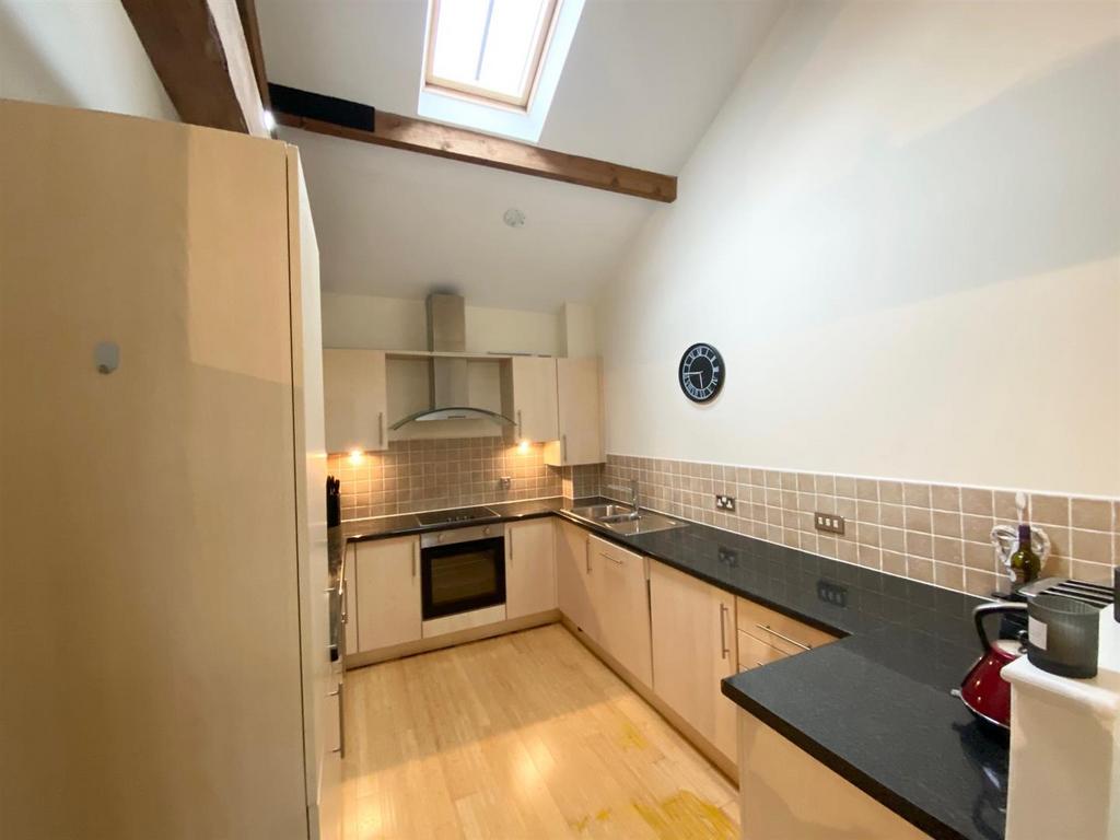 Kitchen 1.jpg