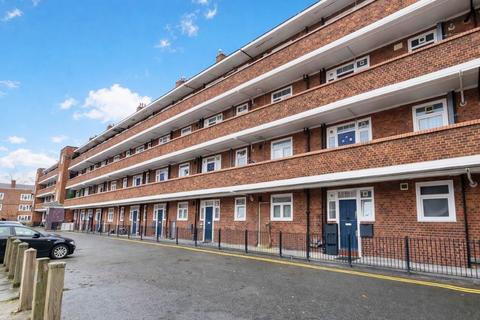 2 bedroom flat to rent, Beechwood House, Teale Street, E2