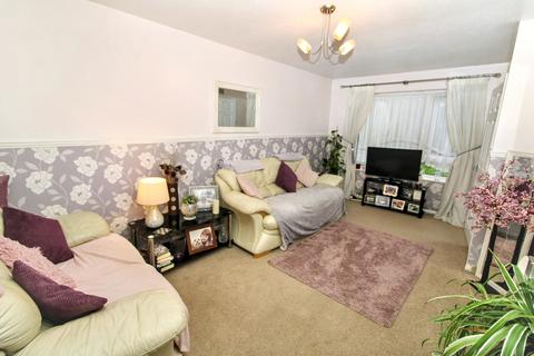 2 bedroom end of terrace house for sale, Centre Walk, High Wycombe HP15