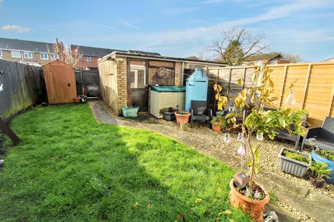 2 bedroom end of terrace house for sale, Centre Walk, High Wycombe HP15