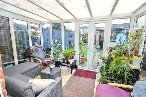 2 bedroom end of terrace house for sale, Centre Walk, High Wycombe HP15