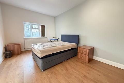 2 bedroom flat to rent, Hazeldene Drive, Pinner HA5