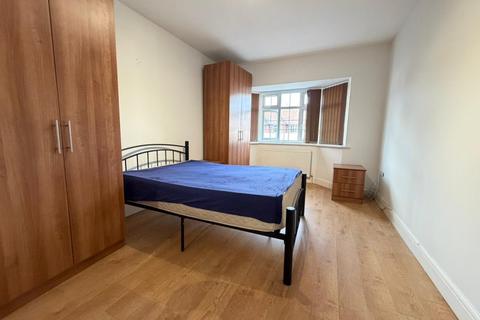 2 bedroom flat to rent, Hazeldene Drive, Pinner HA5