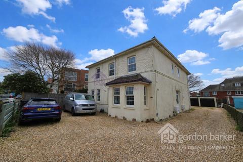 2 bedroom flat for sale, Flat 4, Valdez Court, 23 Twynham Road, Bournemouth, Dorset