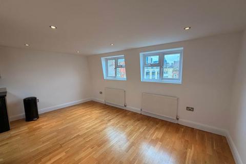 3 bedroom flat to rent, Blackheath Road, Blackheath, London