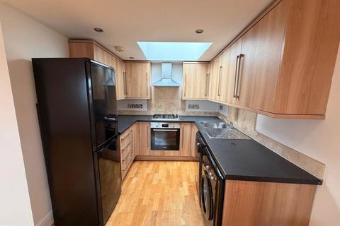 3 bedroom flat to rent, Blackheath Road, Blackheath, London