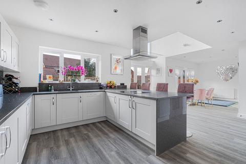4 bedroom detached house for sale, Mercian Road, Thame OX9