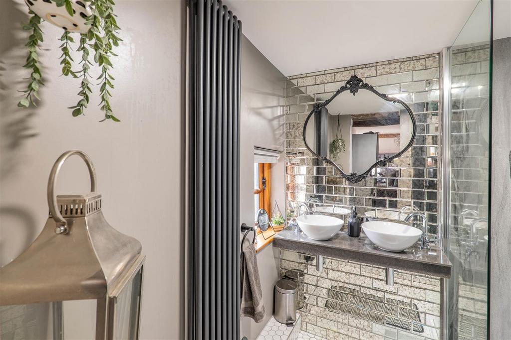 Master Bedroom Ensuite