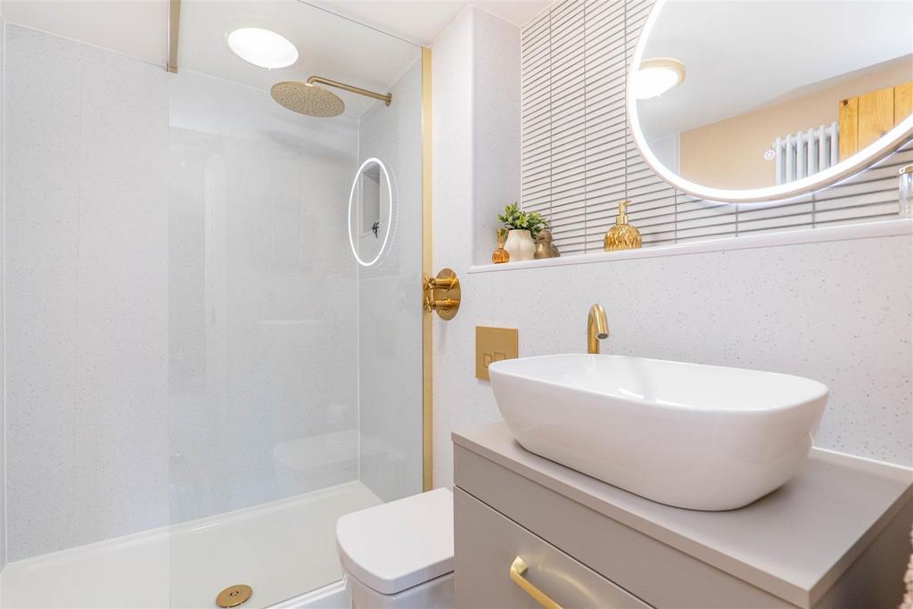 Bedroom Two Ensuite