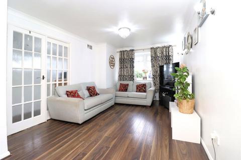 undefined, De Lara Way, Surrey GU21