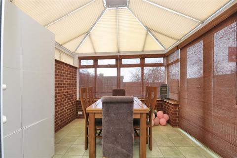 undefined, De Lara Way, Surrey GU21