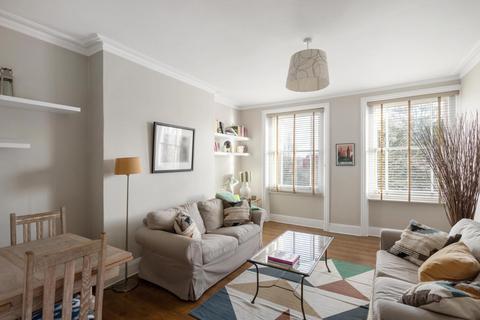 3 bedroom flat for sale, Nightingale Lane, London