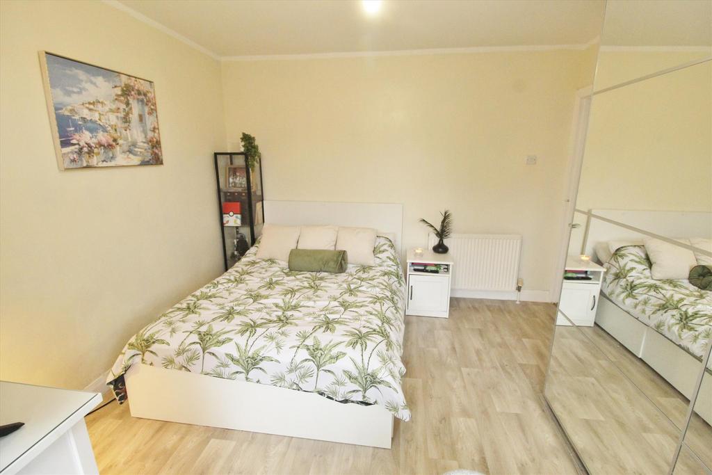 Hillmount Avenue Bed