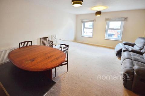 3 bedroom flat to rent, High Street, Burnham, Slough, SL1