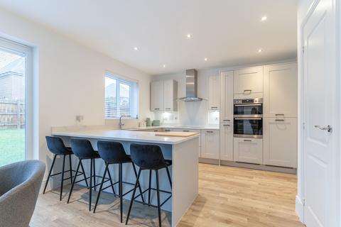 5 bedroom detached house for sale, Hen Chwarel Drive, Llanwern, NP18