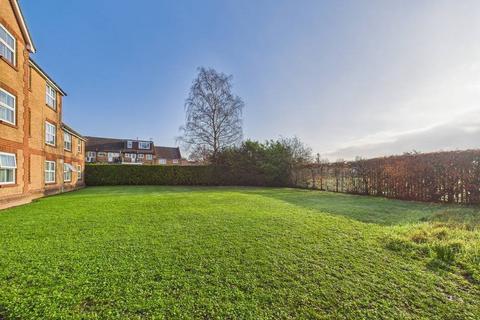 undefined, Staines Road, Feltham, Greater London, TW14