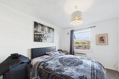 undefined, Staines Road, Feltham, Greater London, TW14
