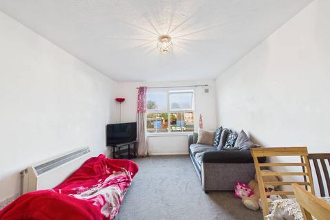 undefined, Staines Road, Feltham, Greater London, TW14