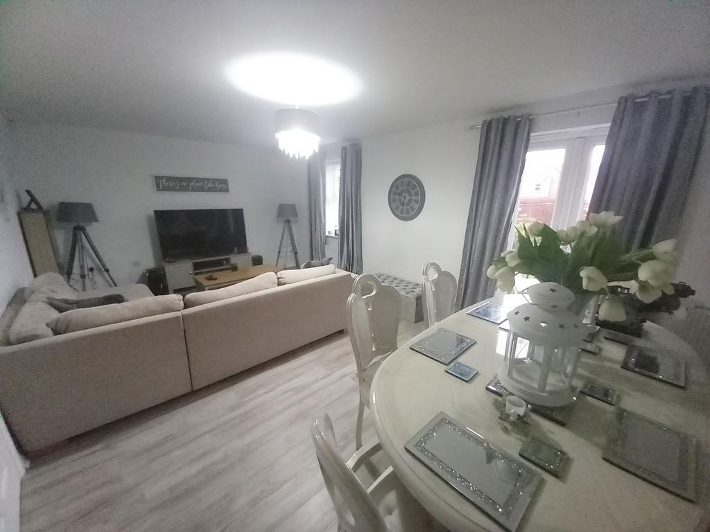 Lounge diner