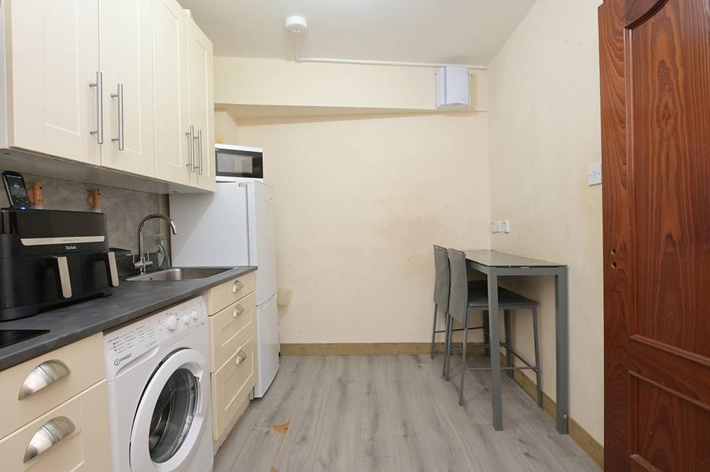 MFL1253306 319.jpg