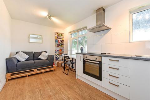 undefined, Velyn Avenue, Chichester