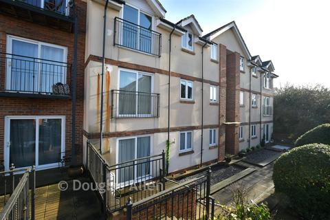 2 bedroom ground floor flat for sale, Riverside Court, Wickford SS11