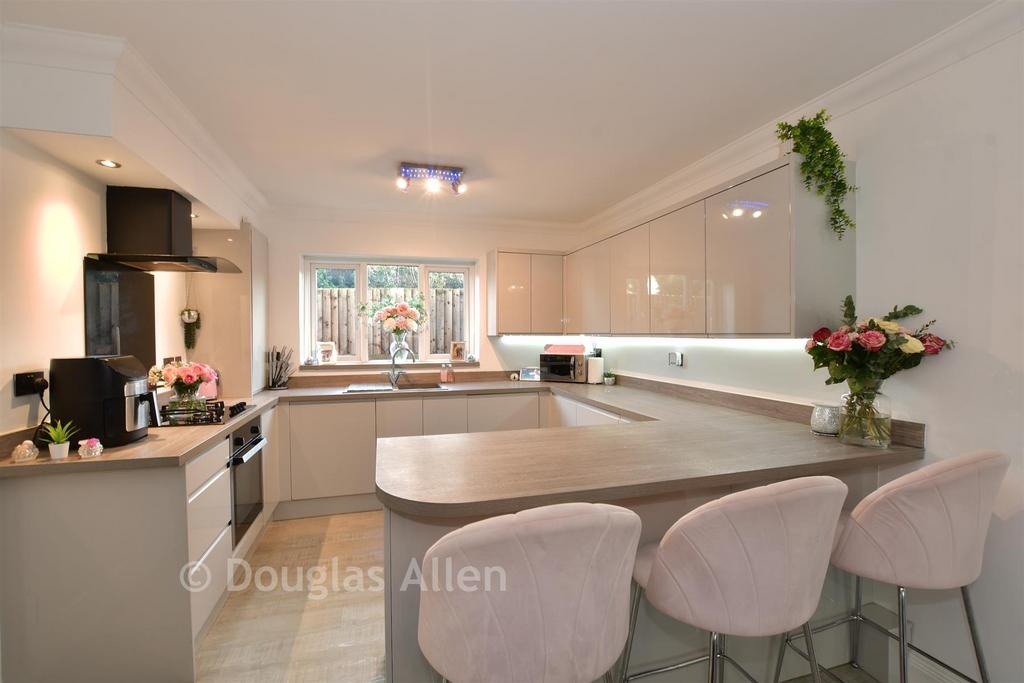 Lounge/Kitchen /Dining Room