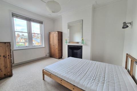 2 bedroom flat to rent, Walm Lane, Willesden Green, NW2