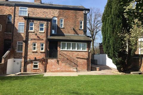 1 bedroom in a house share to rent, Wilmslow Road, Fallowfield, Manchester