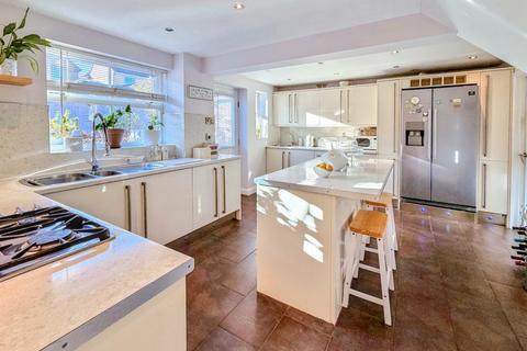 4 bedroom detached house for sale, 34 Larch Drive, Daventry, NN11 0XJ