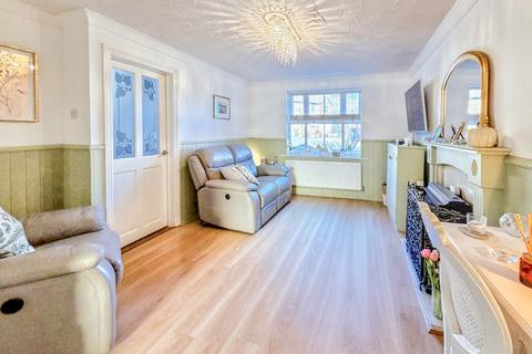 4 bedroom detached house for sale, 34 Larch Drive, Daventry, NN11 0XJ