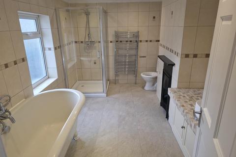 undefined, Warwick Road, Enfield EN3