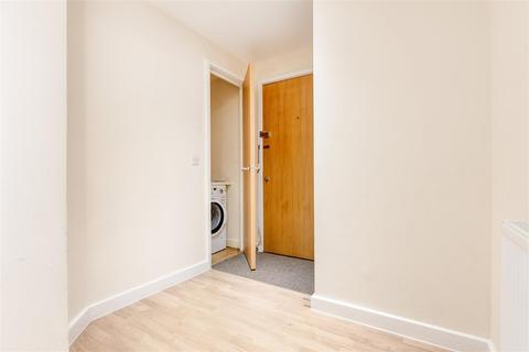 2 bedroom apartment for sale, Wissen Drive, Letchworth Garden City, Herts SG6 1FT