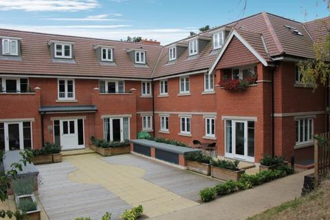 2 bedroom flat to rent, 58 Sandy Lane, Woking GU22