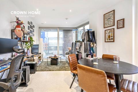 1 bedroom apartment to rent, The Silk District, London E1
