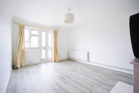 2 bedroom flat to rent, Clive Road, London SE21
