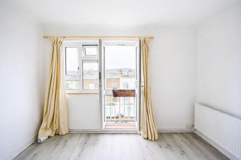2 bedroom flat to rent, Clive Road, London SE21