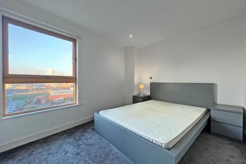 1 bedroom flat to rent, Mackenzie House, Leeds Docks