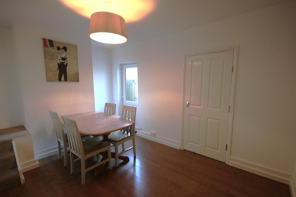 Dining Room b.JPG
