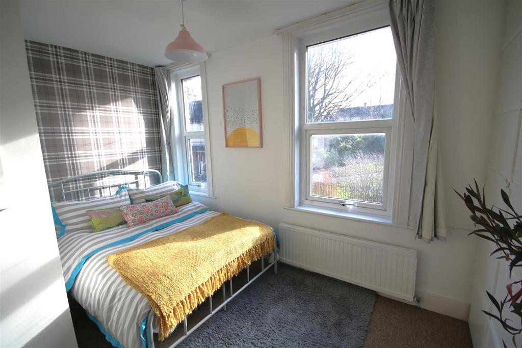 Bedroom 1a.JPG