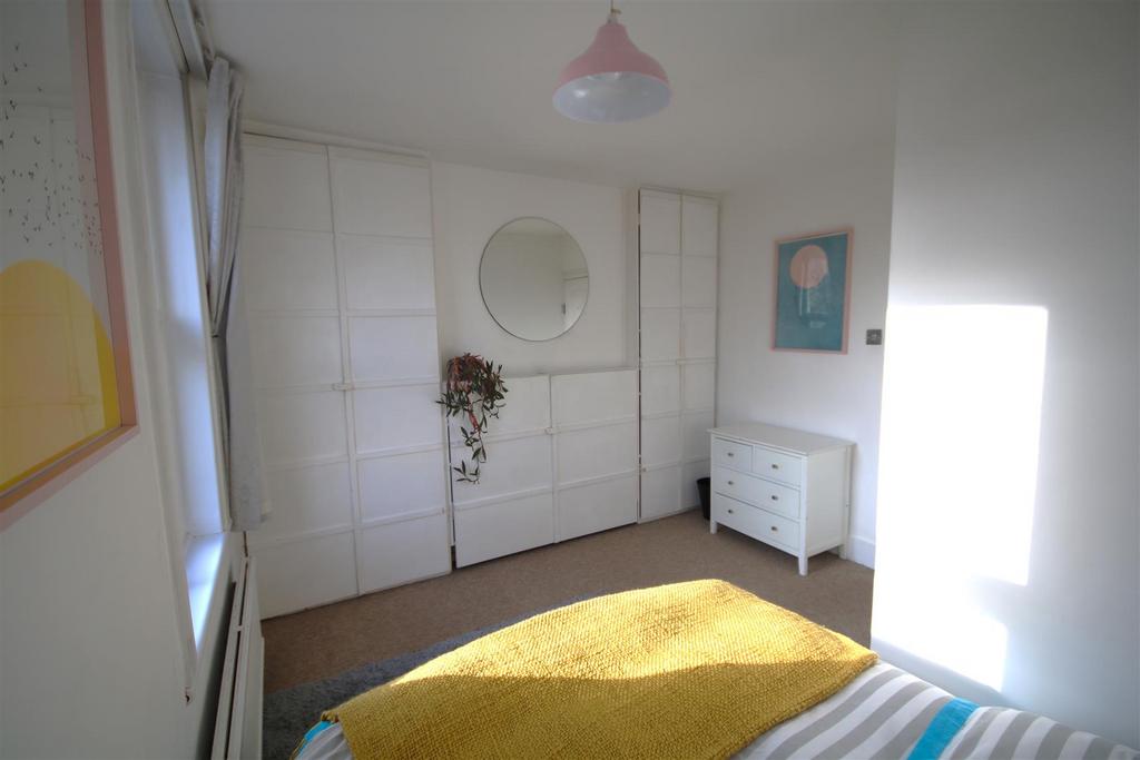 Bedroom 1b.JPG