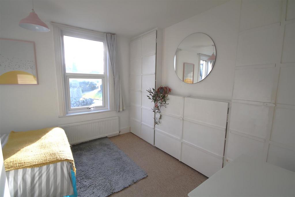 Bedroom 1c.JPG