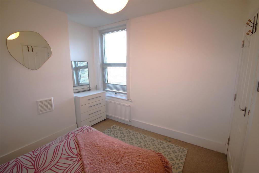 Bedroom 2c.JPG