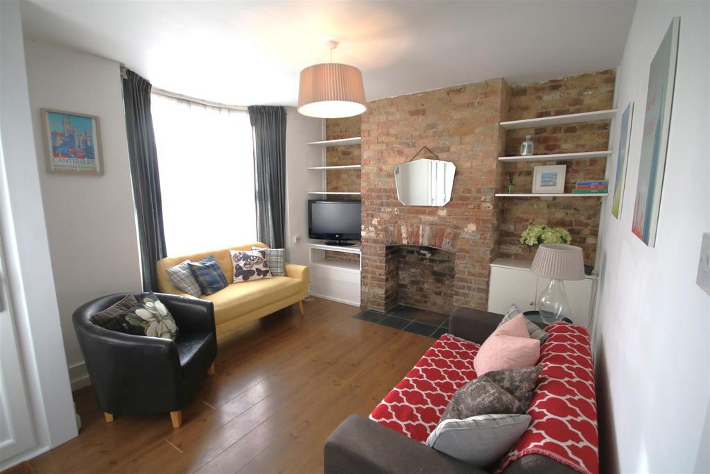 Living Room a.JPG