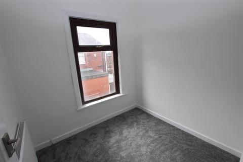 2 bedroom terraced house to rent, Hawksley Street, Bolton BL6
