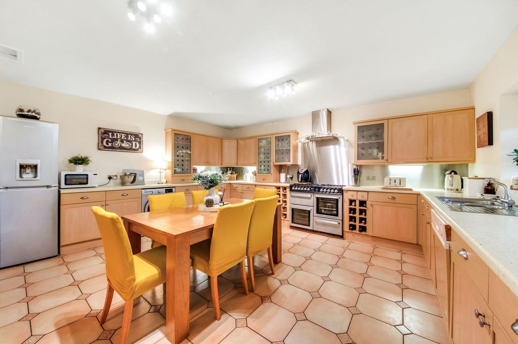 Living dining kitchen