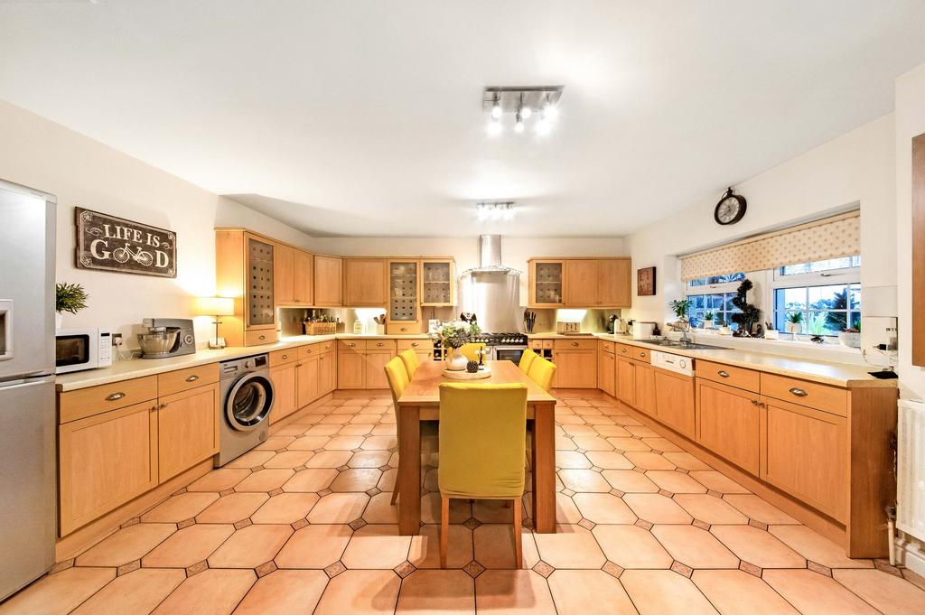 Living dining kitchen